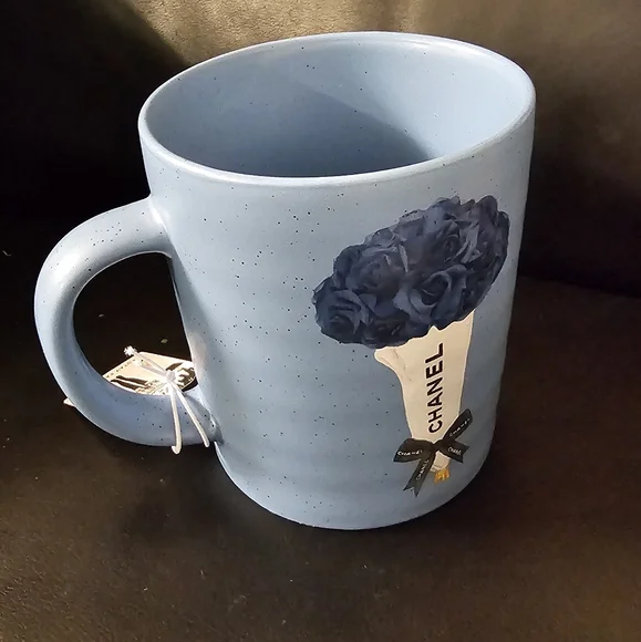 Fashion Blue Floral Amanda Greenwood Art Mug New with Tags - Picture 4 of 7
